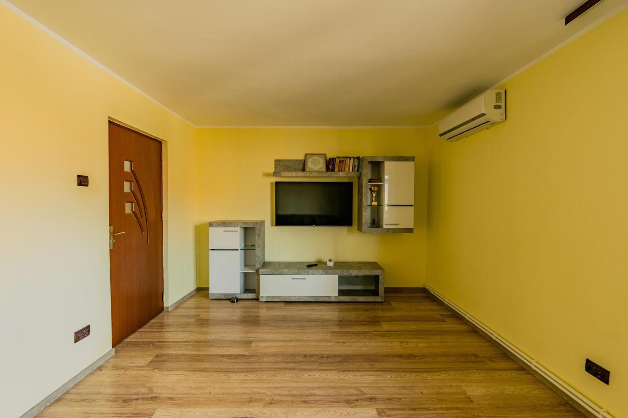 M Apartment Aproape De Plaja Mangalia Exterior photo